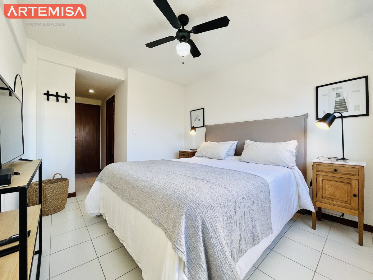 Apartamento ID.533 - Apartamento de 2 Dormitorios en playa El Emir, Punta del Este - Venta y Alquiler de Verano