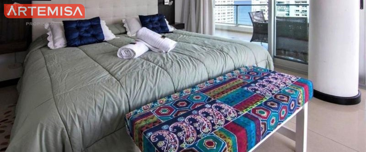 Apartamento ID.500 - Excelente Apartamento de 3 Dormitorios con Vista al Mar, Playa Mansa, Punta del Este