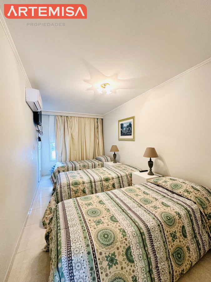Apartamento ID.513 - Alquiler temporario de Apartamento de 2 suites sobre Playa Mansa, Primera Línea