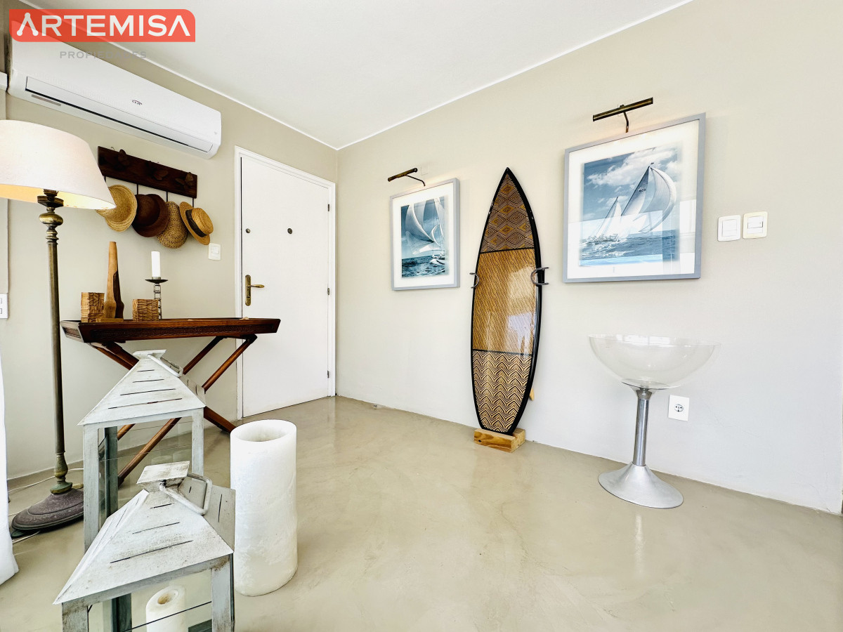 Apartamento ID.616 - Alquiler y venta de apartamento con vista al Mar en Península de 3 dormitorios mas dependencia