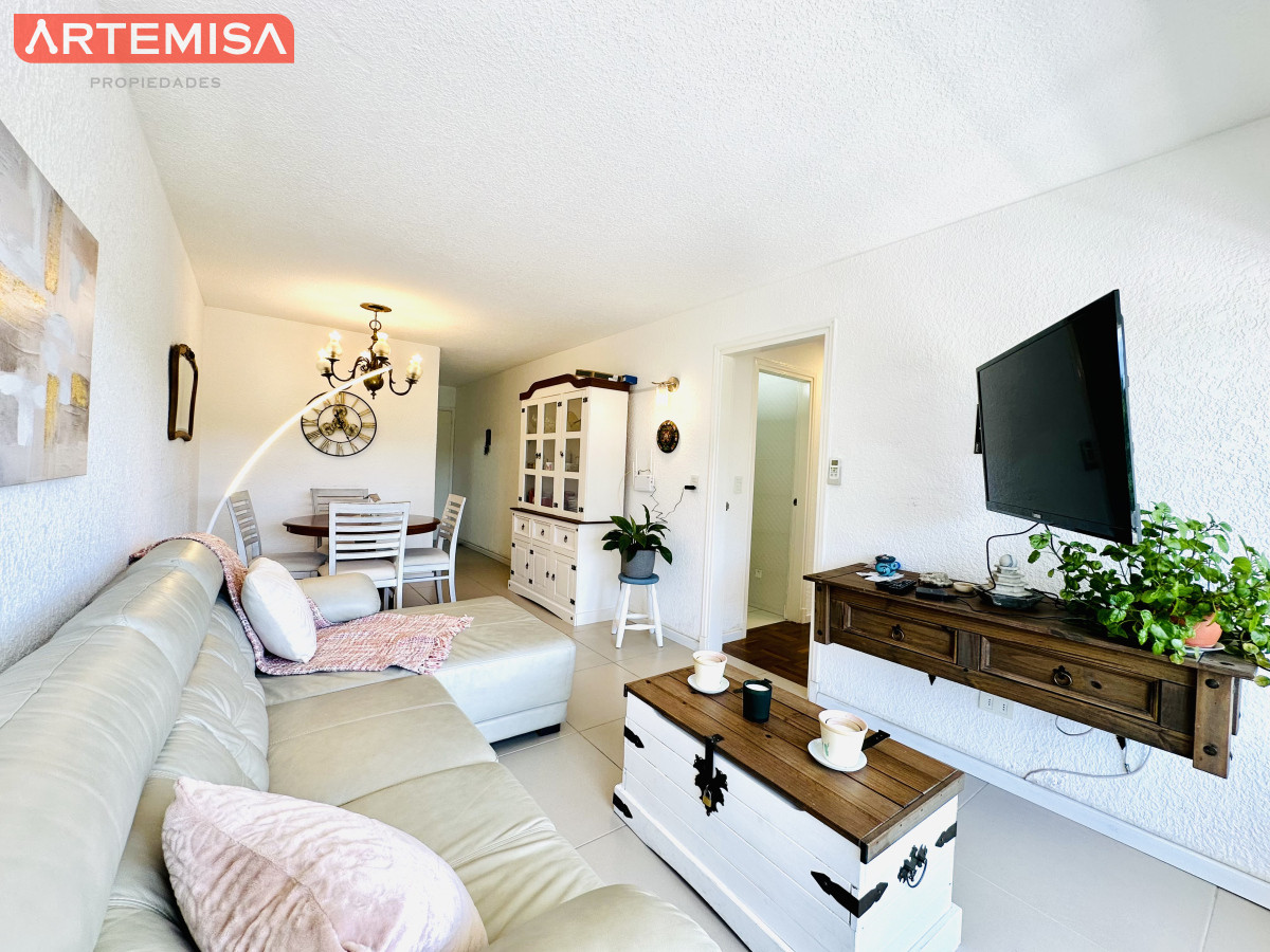 Apartamento ID.516 - Apartamento en alquiler de 2 dormitorios con 2 baños sobre Roosevelt, Punta del Este