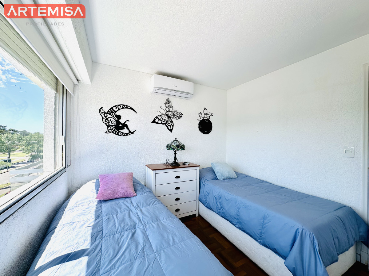 Apartamento ID.516 - Apartamento en alquiler de 2 dormitorios con 2 baños sobre Roosevelt, Punta del Este