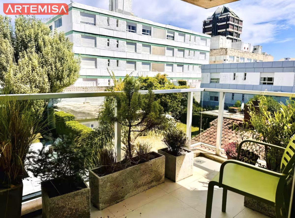 Apartamento ID.473 - Apartamento de 3 Dormitorios en Alquiler, Península de Punta del Este