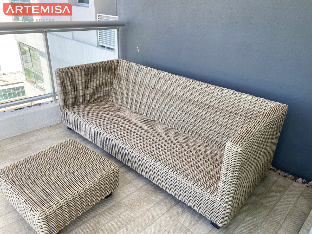 Apartamento ID.515 - Excelente Apartamento de 2 Dormitorios + Servicio en Brava con Vista al Mar