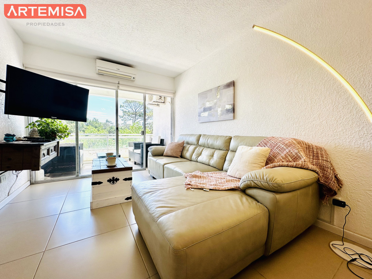Apartamento ID.516 - Apartamento en alquiler de 2 dormitorios con 2 baños sobre Roosevelt, Punta del Este