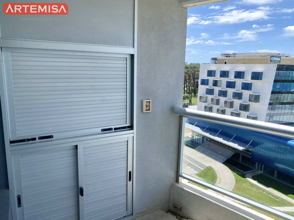 Apartamento ID.515 - Excelente Apartamento de 2 Dormitorios + Servicio en Brava con Vista al Mar