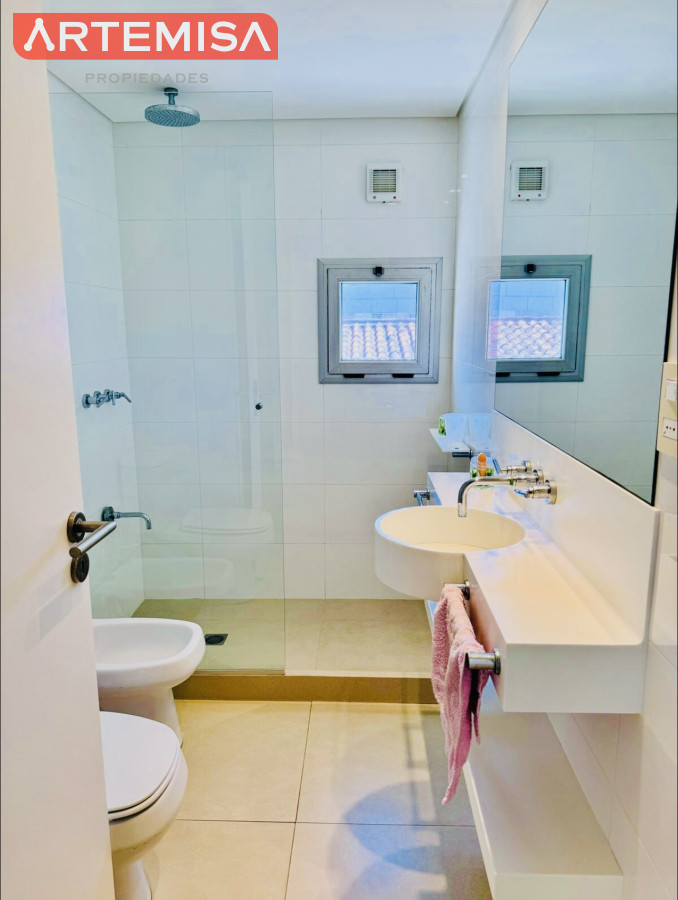 Apartamento ID.473 - Apartamento de 3 Dormitorios en Alquiler, Península de Punta del Este
