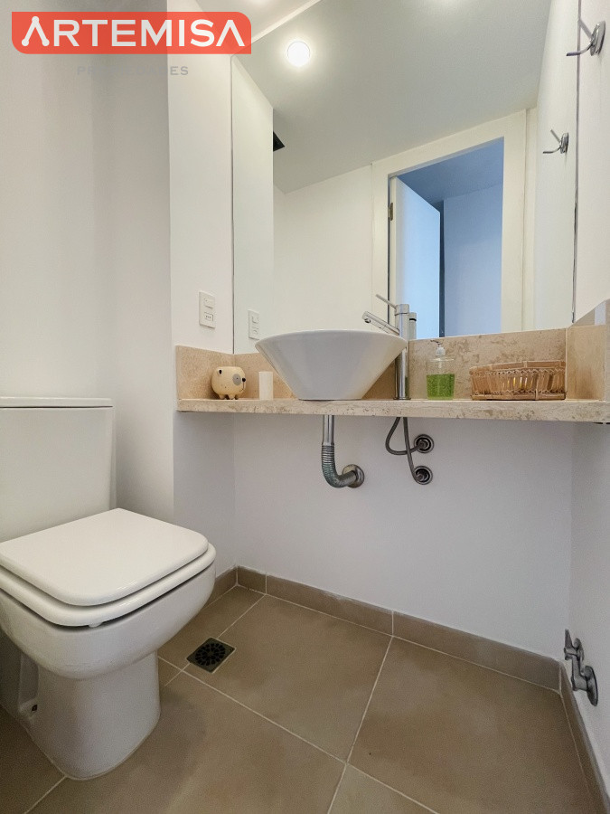 Apartamento ID.634 - Venta y alquiler de apartamento de dos dormitorios con parrillero de uso exclusivo en Punta Ballena