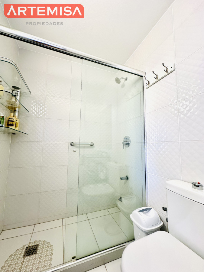 Apartamento ID.516 - Apartamento en alquiler de 2 dormitorios con 2 baños sobre Roosevelt, Punta del Este