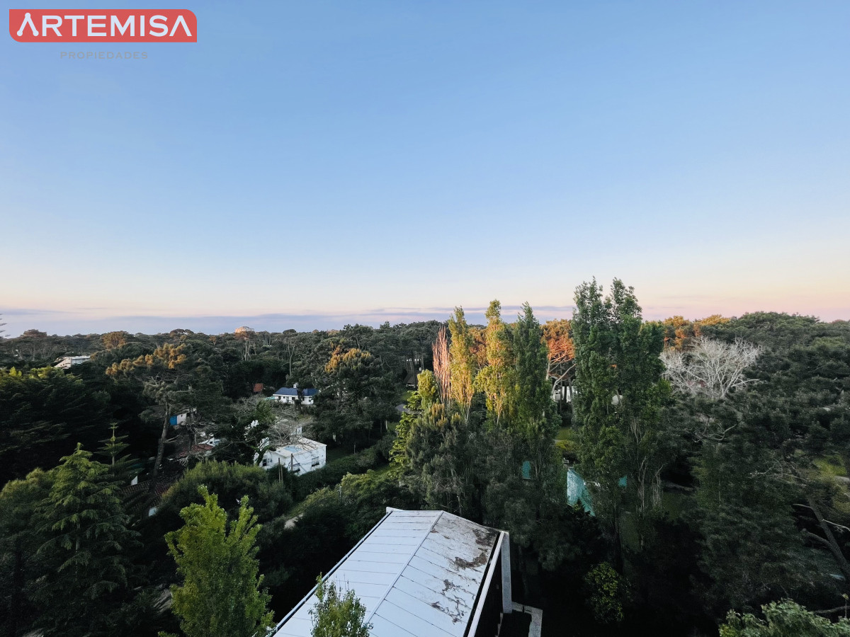 Apartamento ID.542 - Moderno Apartamento de dos Dormitorios sobre Roosevelt en Venta