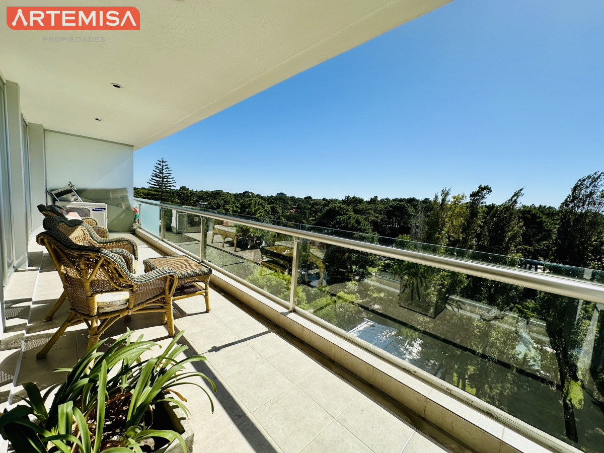Apartamento ID.542 - Moderno Apartamento de dos Dormitorios sobre Roosevelt en Venta