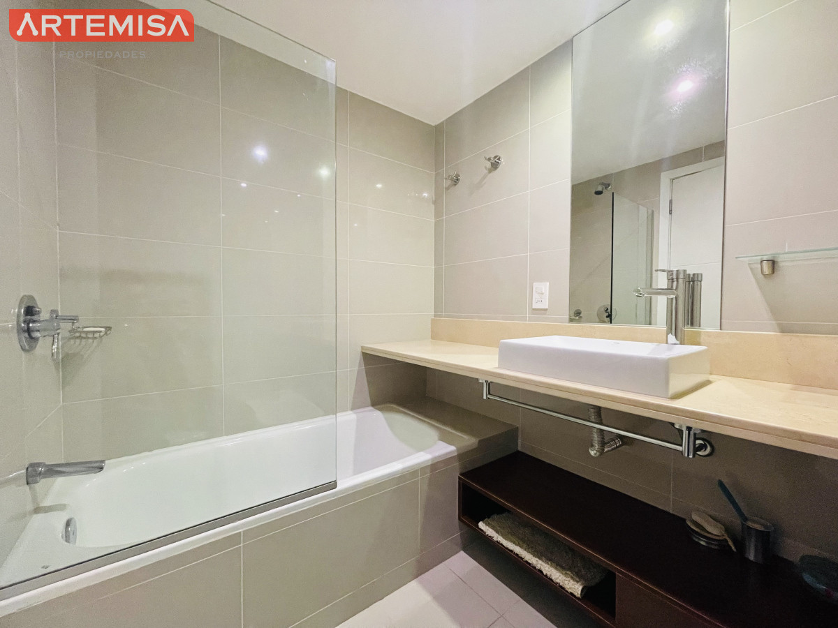 Apartamento ID.542 - Moderno Apartamento de dos Dormitorios sobre Roosevelt en Venta