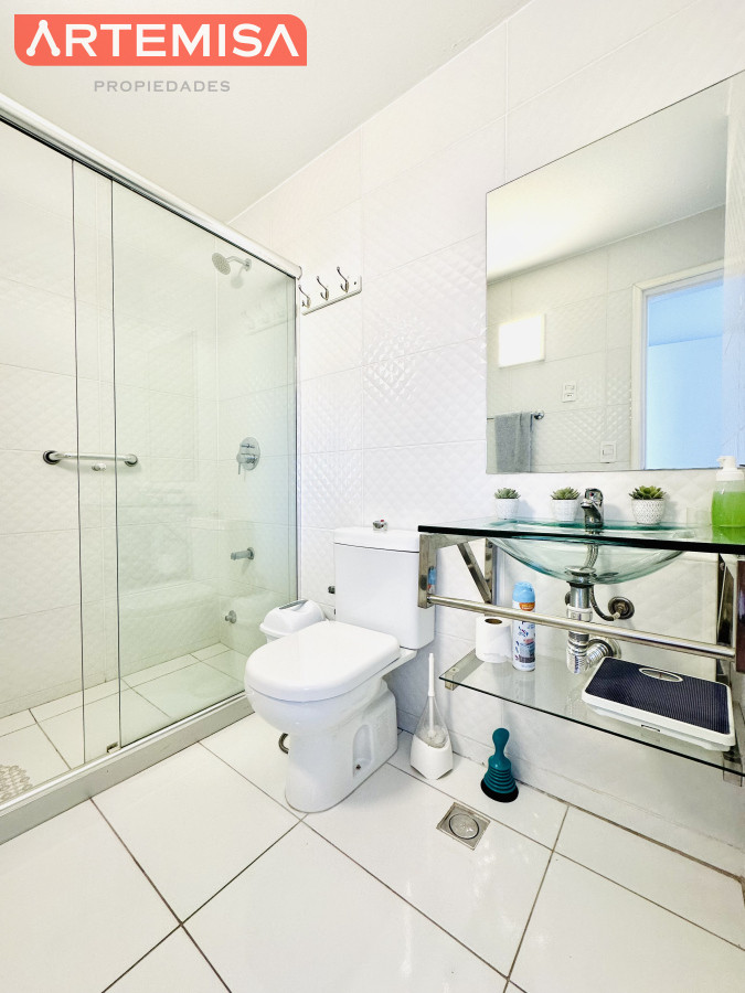 Apartamento ID.516 - Apartamento en alquiler de 2 dormitorios con 2 baños sobre Roosevelt, Punta del Este