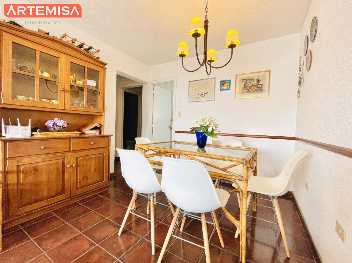 Apartamento ID.830 - Apartamento de 2 Dormitorios en Aidy Grill a Pocos Metros de Playa Brava - Venta