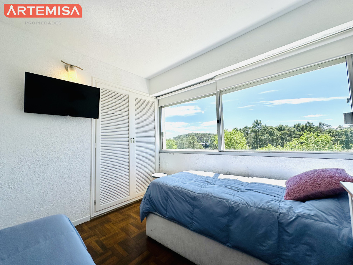 Apartamento ID.516 - Apartamento en alquiler de 2 dormitorios con 2 baños sobre Roosevelt, Punta del Este