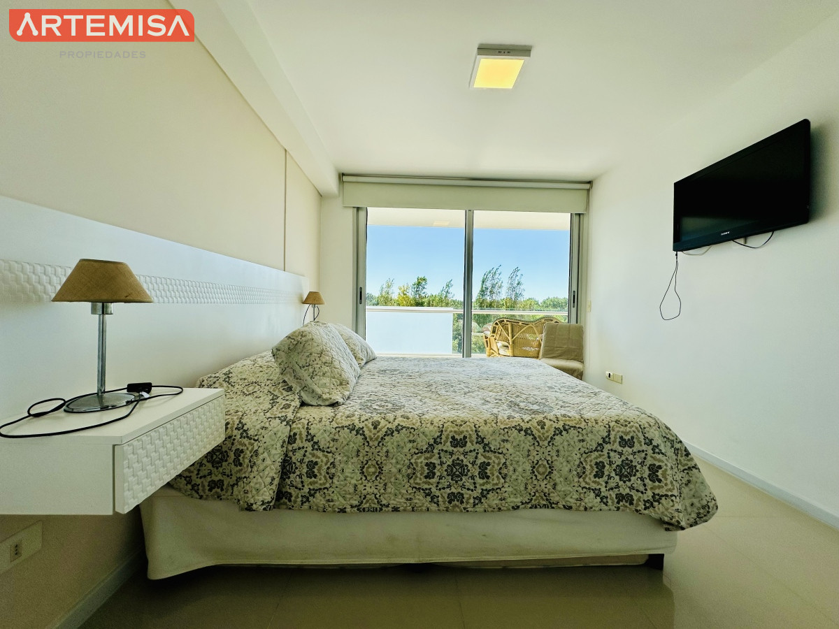 Apartamento ID.542 - Moderno Apartamento de dos Dormitorios sobre Roosevelt en Venta