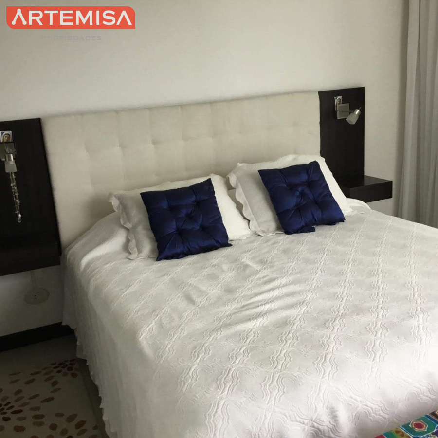 Apartamento ID.500 - Excelente Apartamento de 3 Dormitorios con Vista al Mar, Playa Mansa, Punta del Este
