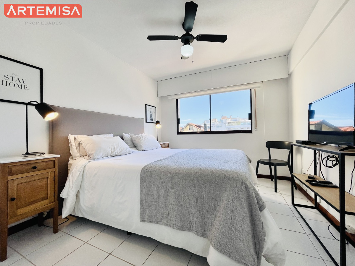 Apartamento ID.533 - Apartamento de 2 Dormitorios en playa El Emir, Punta del Este - Venta y Alquiler de Verano