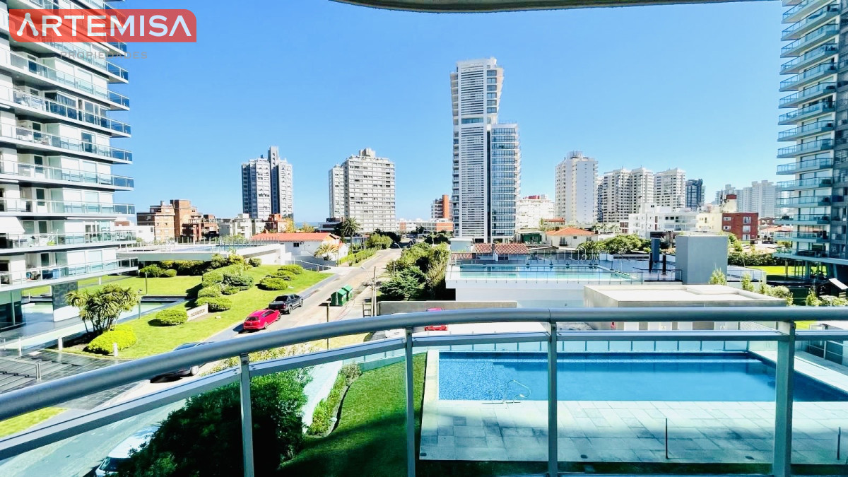 Apartamento ID.457 - Apartamento de 1 Dormitorio en Torre con Servicios, Cerca del Mar - Alquiler Anual, Punta del Este