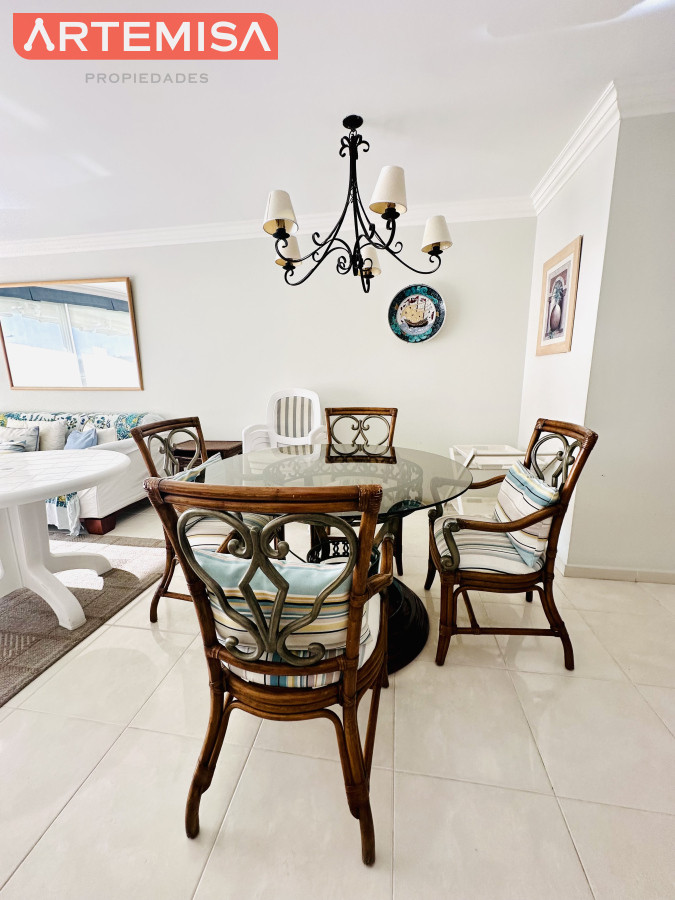Apartamento ID.513 - Alquiler temporario de Apartamento de 2 suites sobre Playa Mansa, Primera Línea