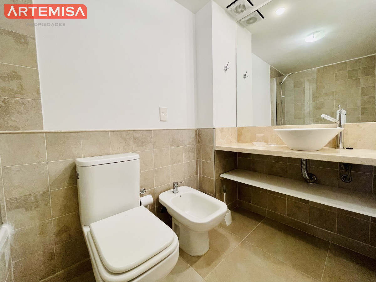 Apartamento ID.634 - Venta y alquiler de apartamento de dos dormitorios con parrillero de uso exclusivo en Punta Ballena