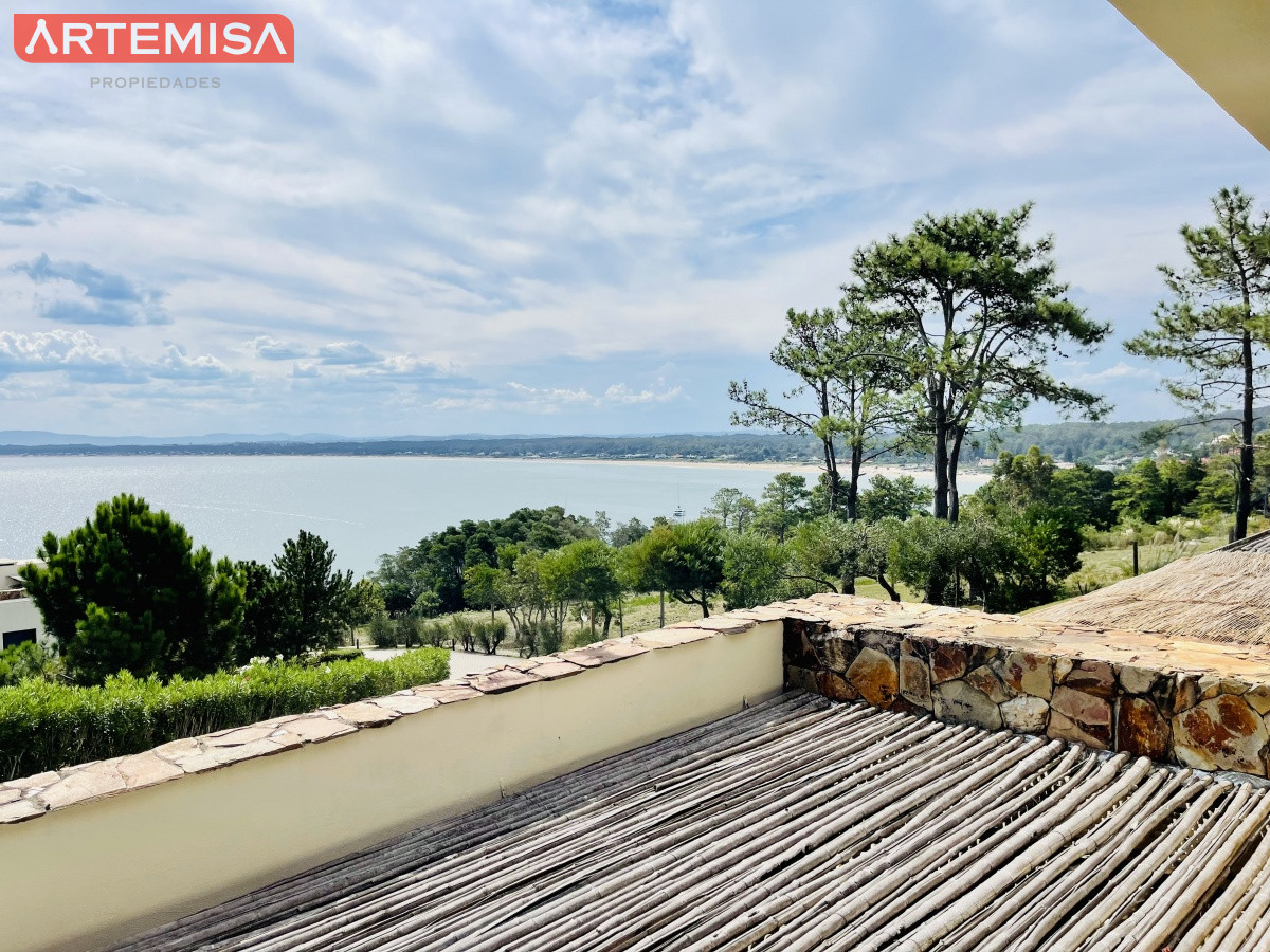 Apartamento ID.634 - Venta y alquiler de apartamento de dos dormitorios con parrillero de uso exclusivo en Punta Ballena
