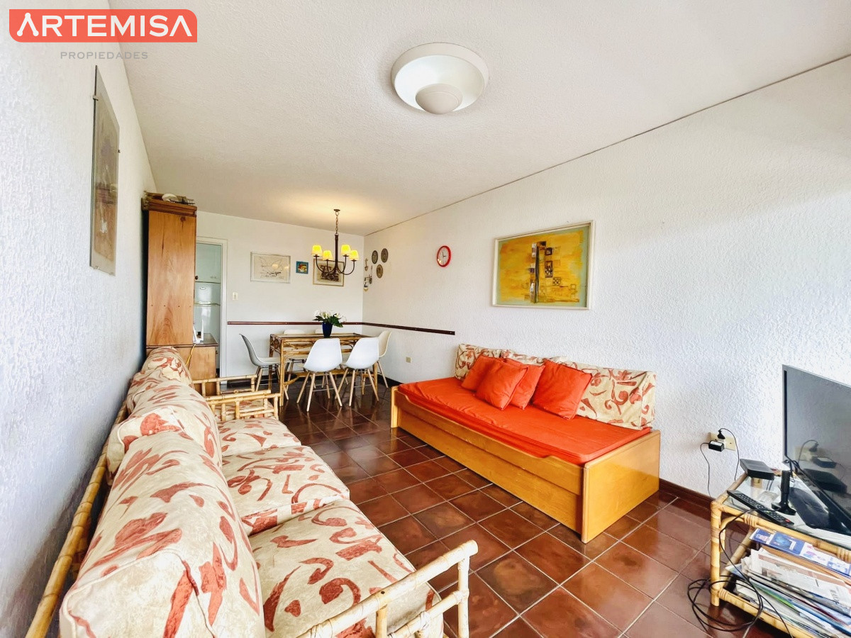 Apartamento ID.830 - Apartamento de 2 Dormitorios en Aidy Grill a Pocos Metros de Playa Brava - Venta
