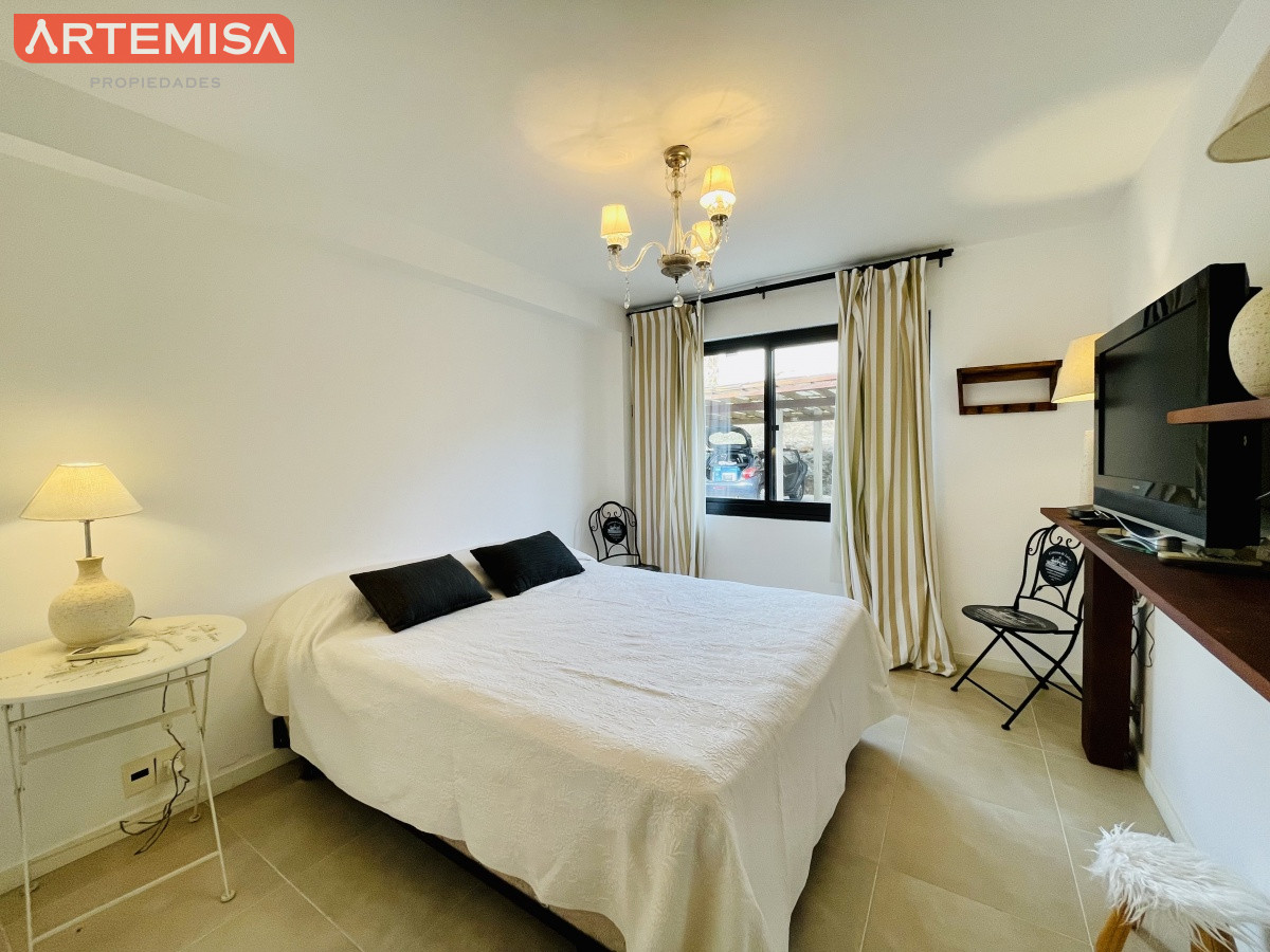 Apartamento ID.634 - Venta y alquiler de apartamento de dos dormitorios con parrillero de uso exclusivo en Punta Ballena