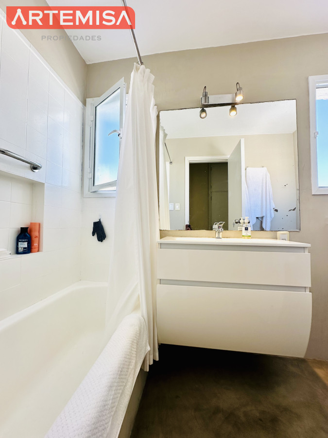 Apartamento ID.616 - Alquiler y venta de apartamento con vista al Mar en Península de 3 dormitorios mas dependencia