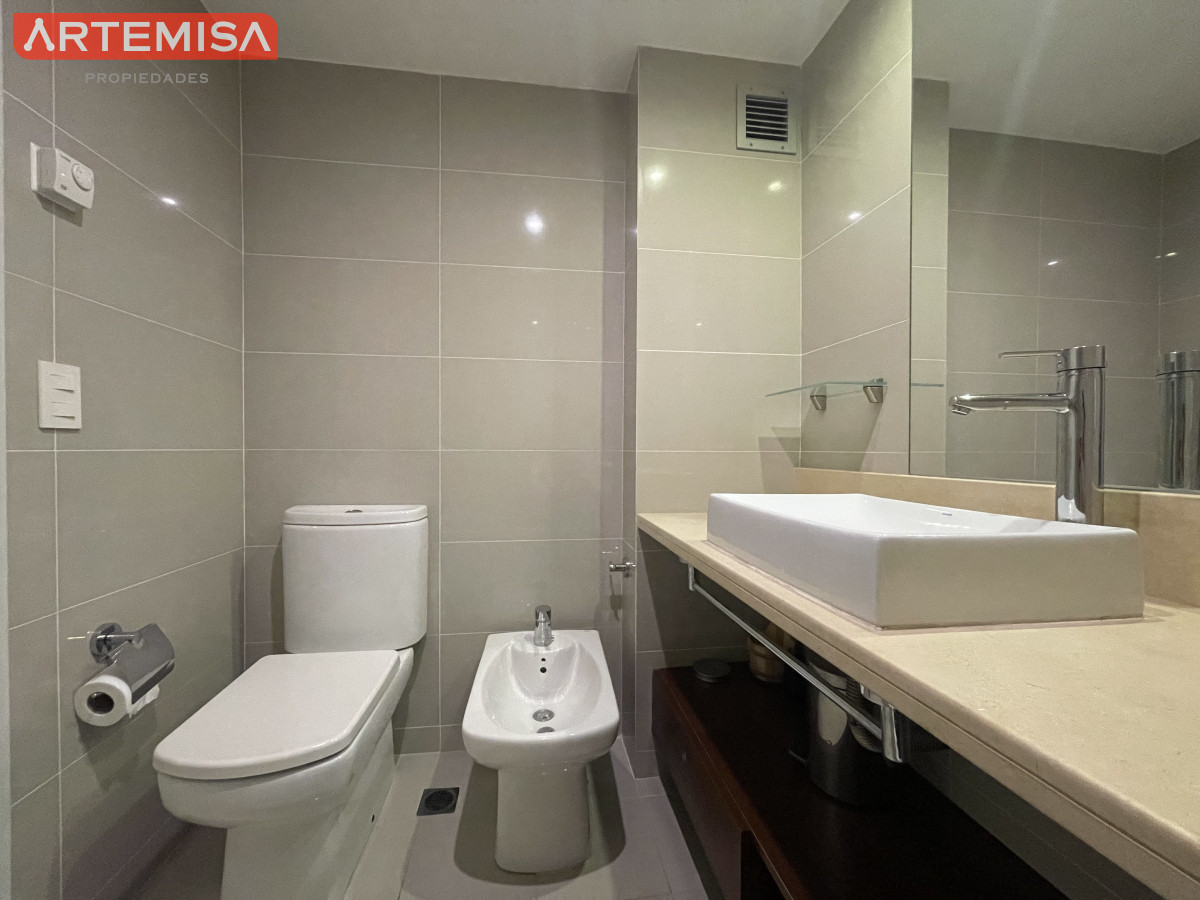 Apartamento ID.542 - Moderno Apartamento de dos Dormitorios sobre Roosevelt en Venta