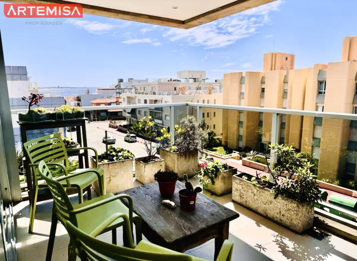 Apartamento ID.473 - Apartamento de 3 Dormitorios en Alquiler, Península de Punta del Este