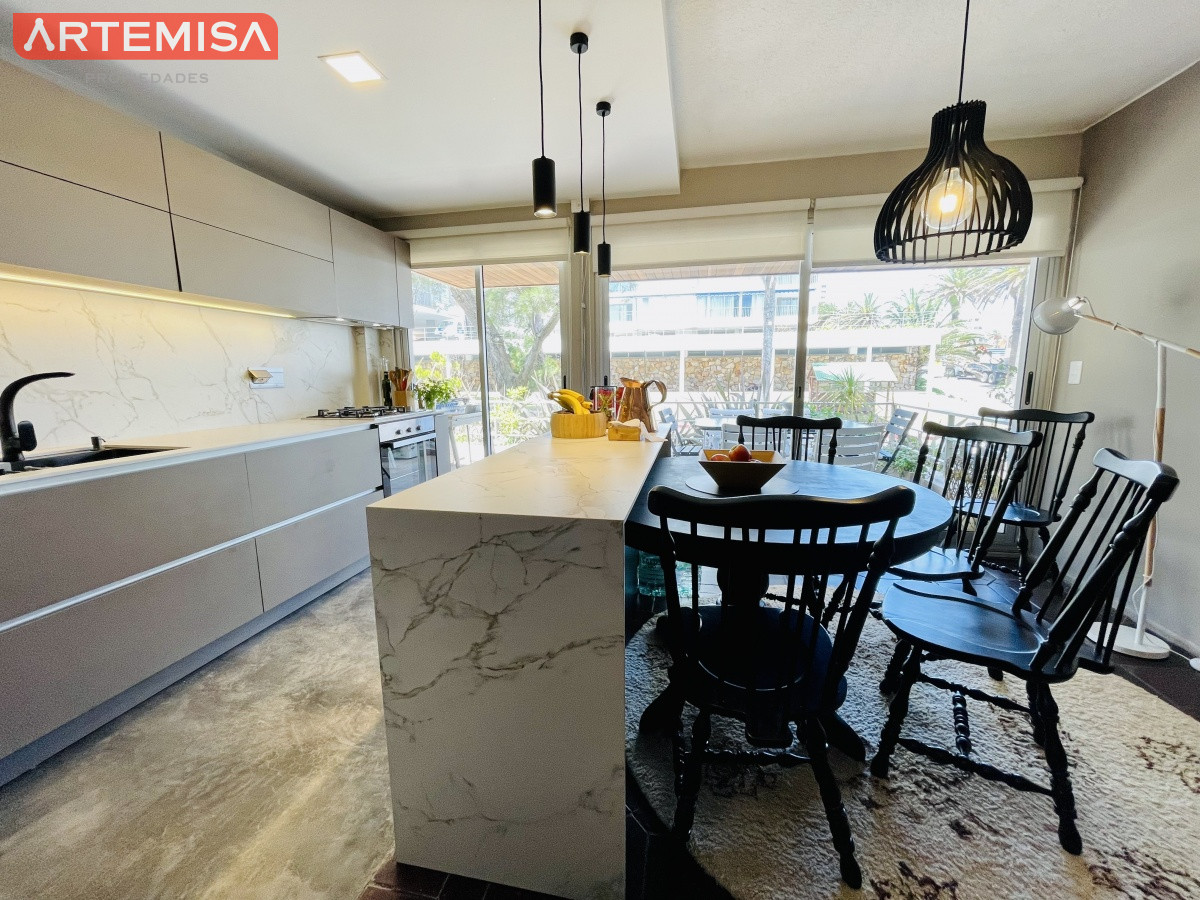 Apartamento ID.643 - Apartamento en Alquiler Anual e Invernal 2 Dormitorios en Península a pasos del Puerto, Punta del Este