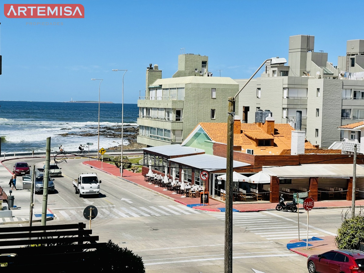Apartamento ID.533 - Apartamento de 2 Dormitorios en playa El Emir, Punta del Este - Venta y Alquiler de Verano