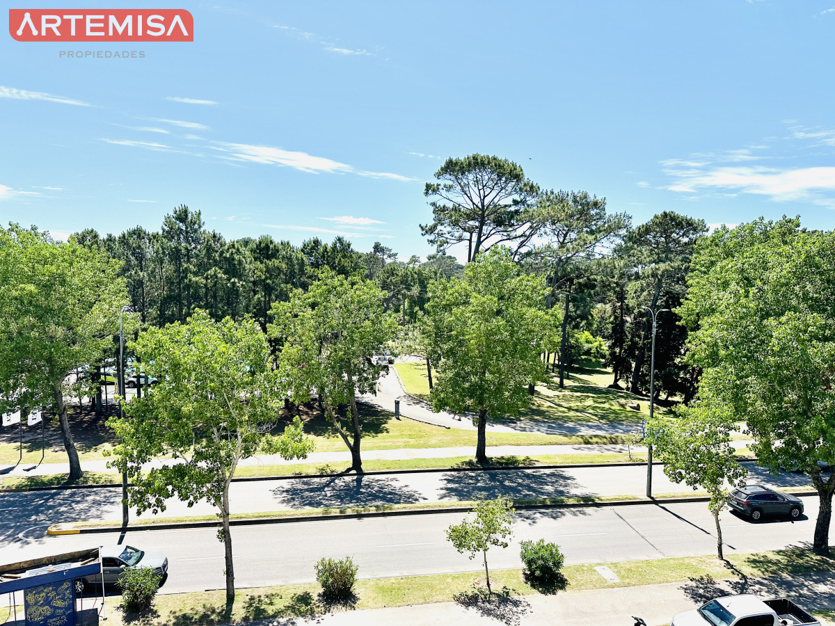 Apartamento ID.516 - Apartamento en alquiler de 2 dormitorios con 2 baños sobre Roosevelt, Punta del Este
