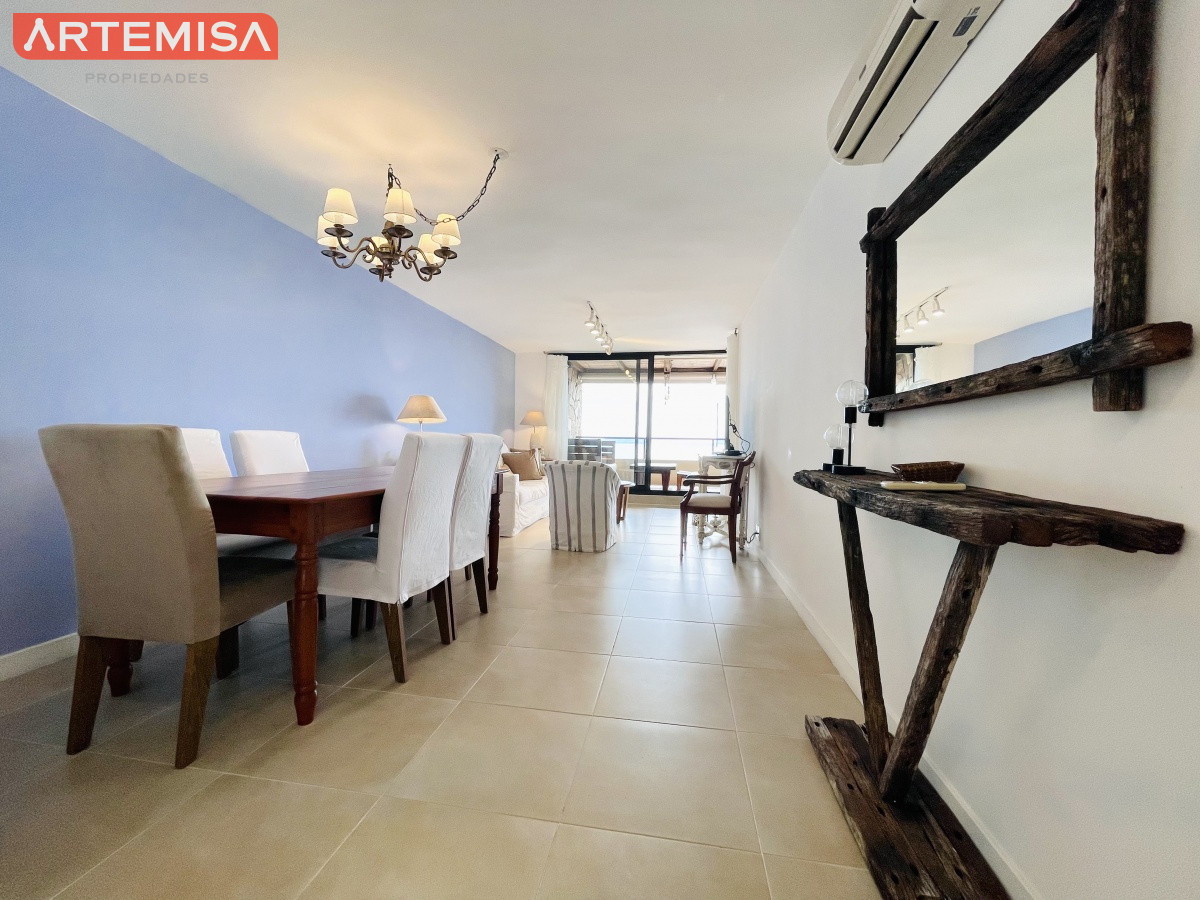 Apartamento ID.634 - Venta y alquiler de apartamento de dos dormitorios con parrillero de uso exclusivo en Punta Ballena