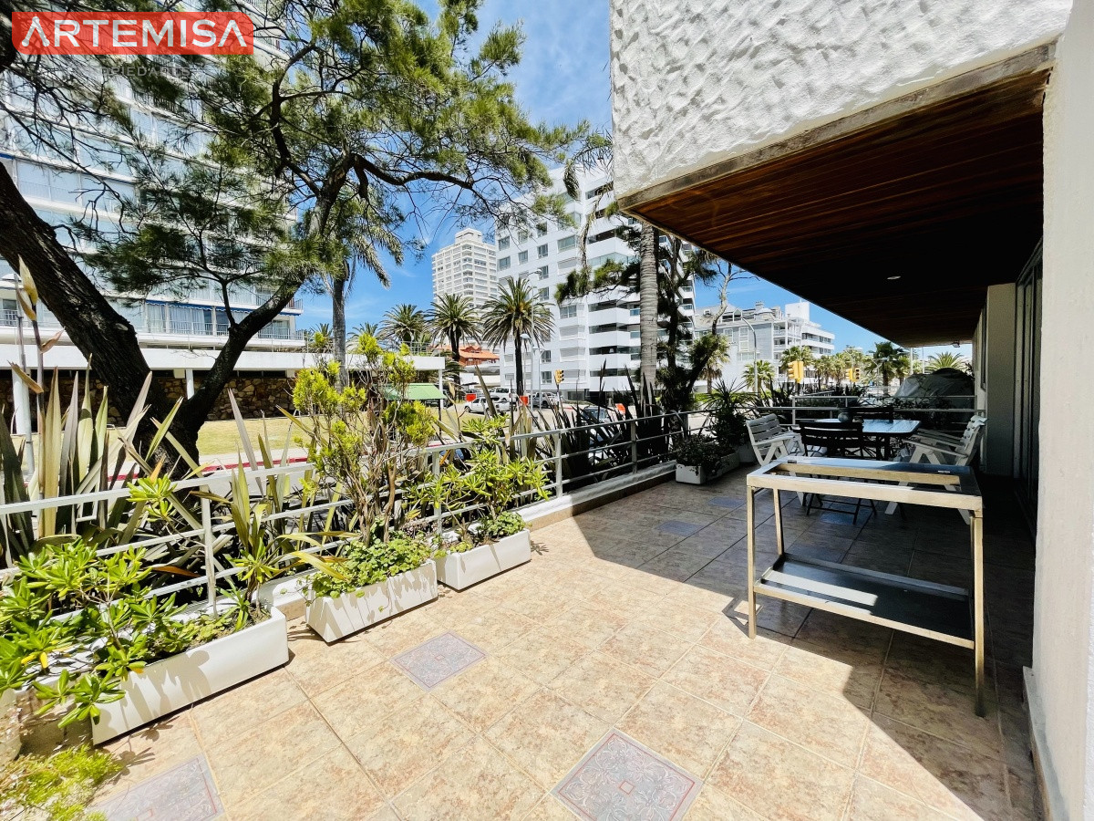 Apartamento ID.643 - Apartamento en Alquiler Anual e Invernal 2 Dormitorios en Península a pasos del Puerto, Punta del Este
