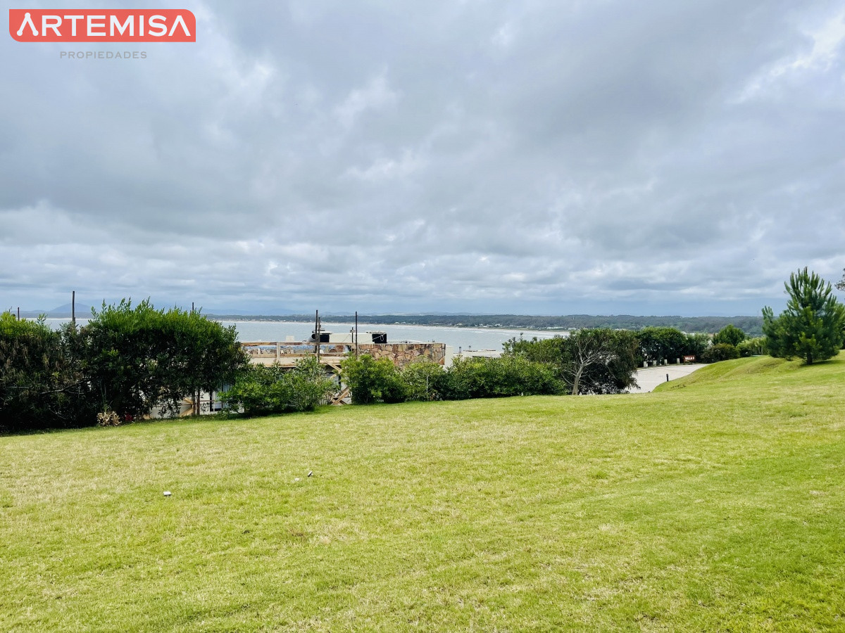 Apartamento ID.476 - Alquiler temporario de apartamento de un dormitorio con parrillero y jardín, Punta Ballena