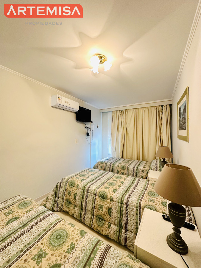 Apartamento ID.513 - Alquiler temporario de Apartamento de 2 suites sobre Playa Mansa, Primera Línea