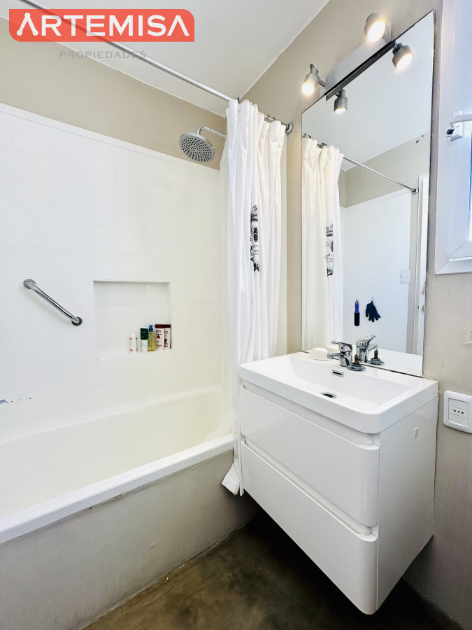 Apartamento ID.616 - Alquiler y venta de apartamento con vista al Mar en Península de 3 dormitorios mas dependencia