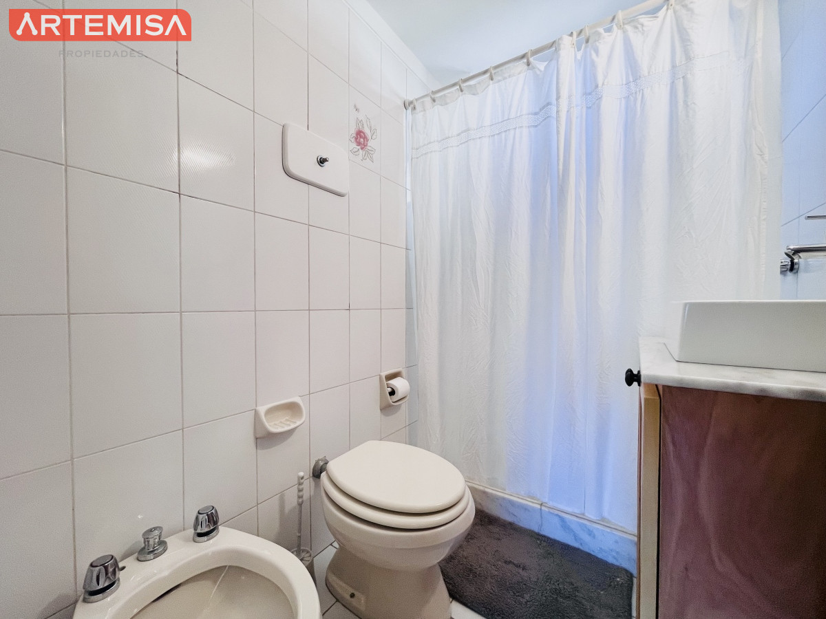 Apartamento ID.533 - Apartamento de 2 Dormitorios en playa El Emir, Punta del Este - Venta y Alquiler de Verano