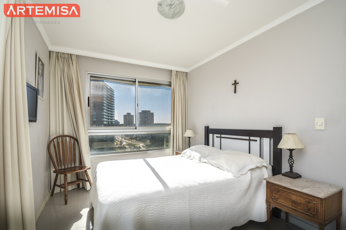 Apartamento ID.823 - Oportunidad en Venta! Apartamento de 2 Dormitorios en Ocean Drive, Punta del Este