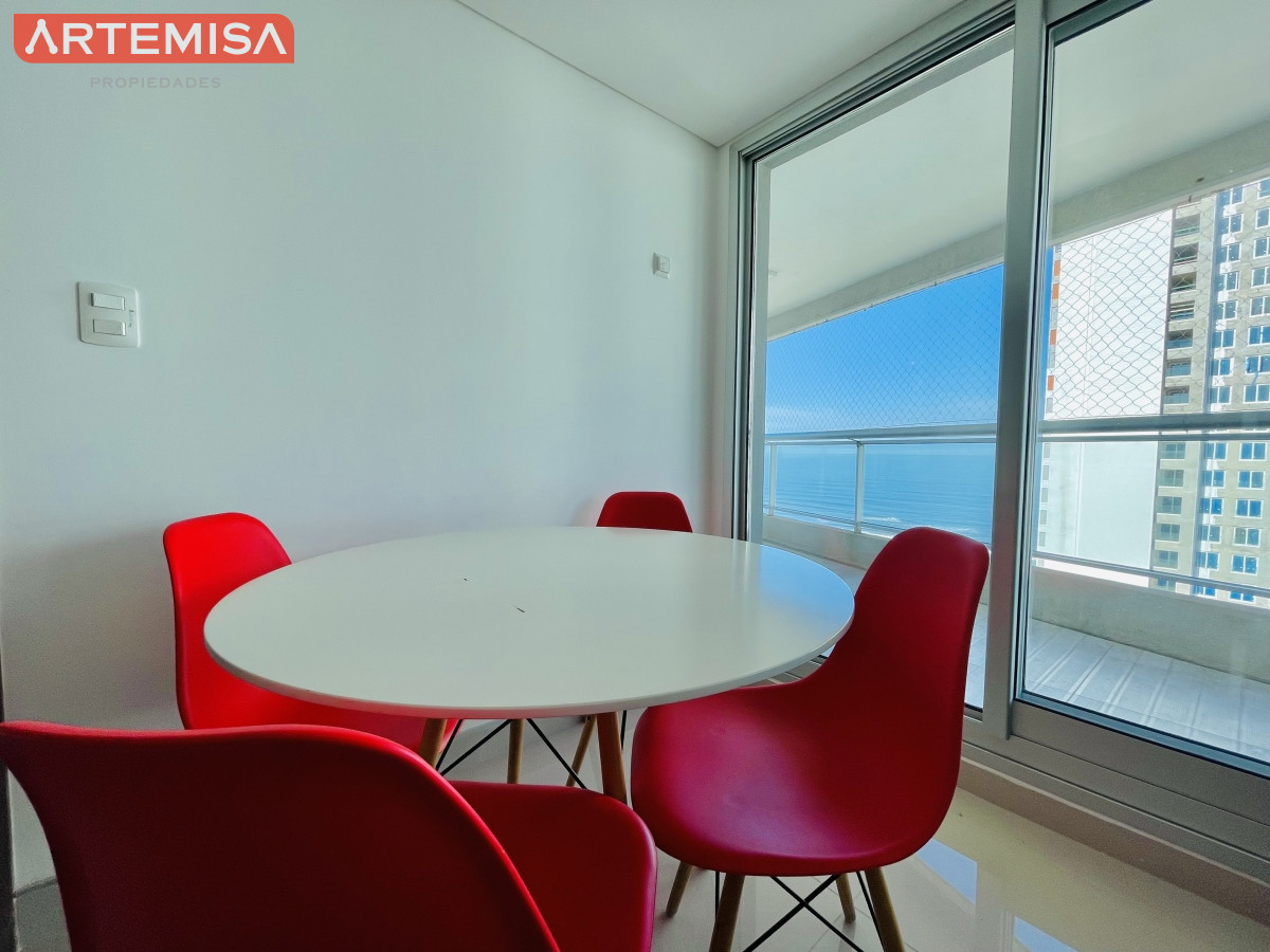Apartamento ID.595 - Apartamento con Vista al Mar de 3 Dormitorios y Dependencia + Parrillero en Playa Brava, Punta del Este 