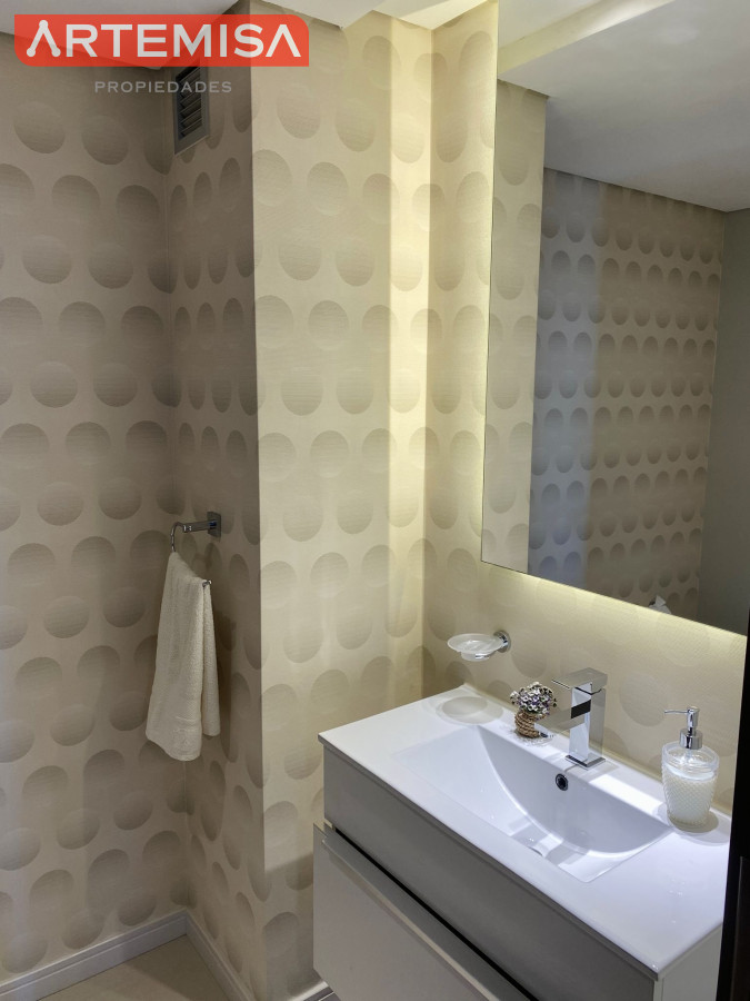 Apartamento ID.515 - Excelente Apartamento de 2 Dormitorios + Servicio en Brava con Vista al Mar