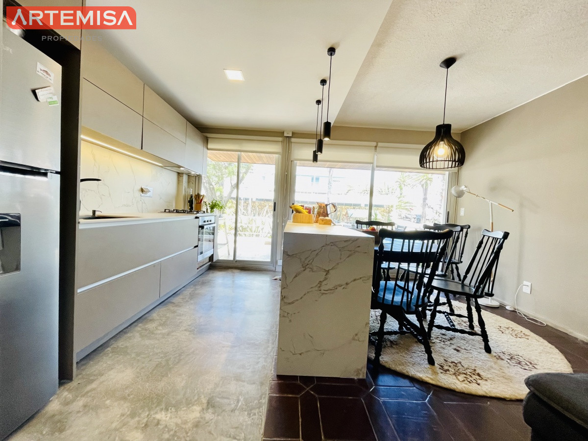 Apartamento ID.643 - Apartamento en Alquiler Anual e Invernal 2 Dormitorios en Península a pasos del Puerto, Punta del Este