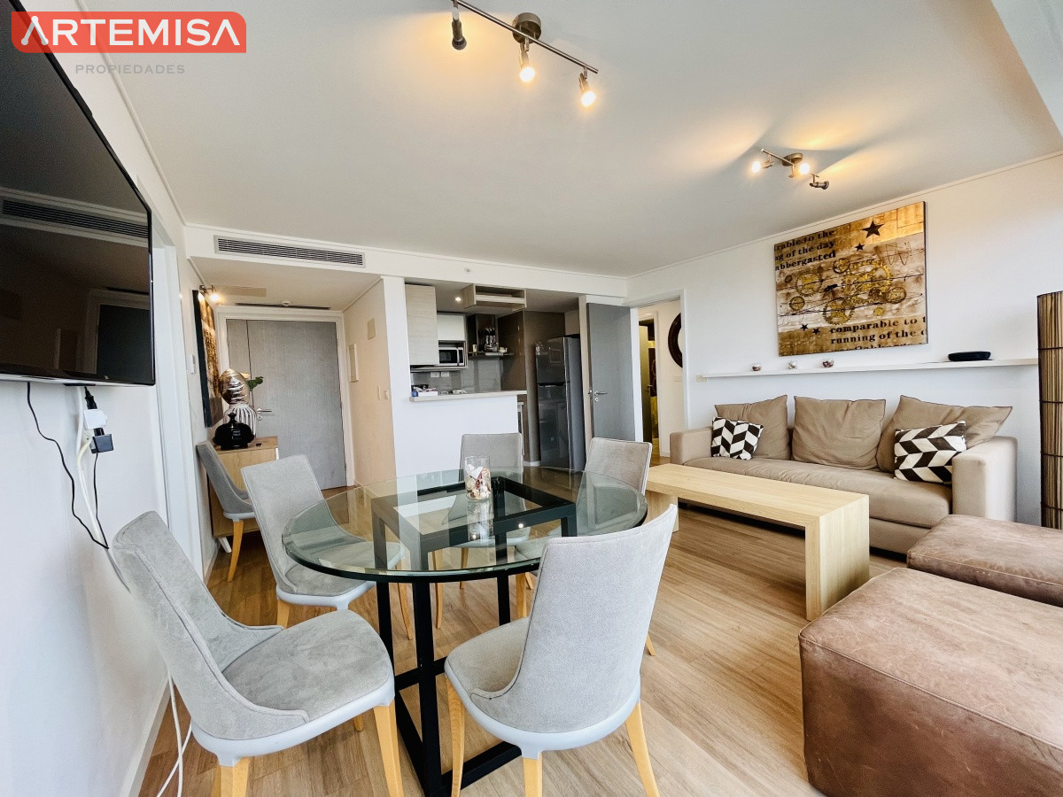 Apartamento ID.829 - Excelente Apartamento de 2 Dormitorios en Venta y Alquiler - Playa Mansa, Punta del Este