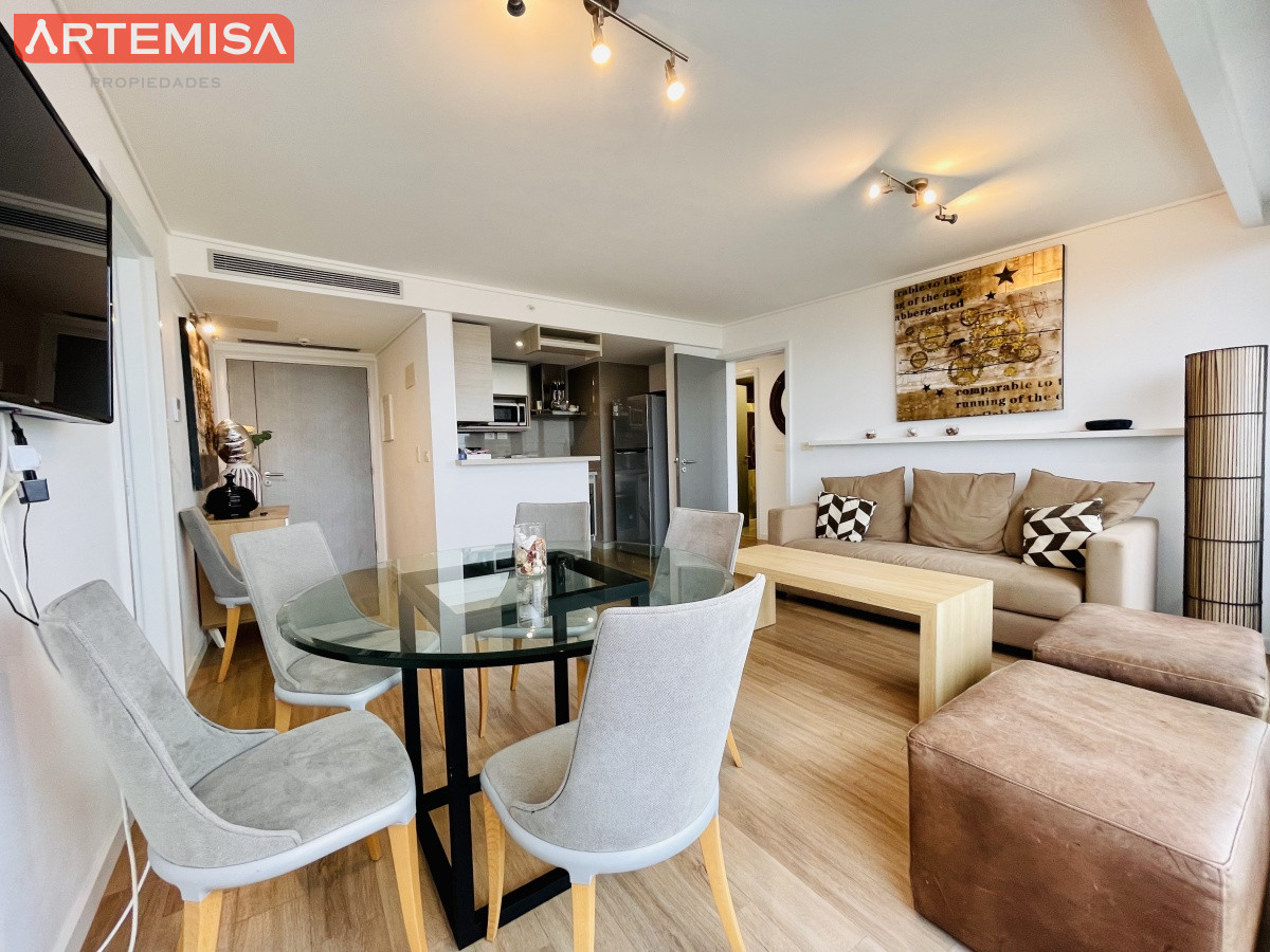 Apartamento ID.829 - Excelente Apartamento de 2 Dormitorios en Venta y Alquiler - Playa Mansa, Punta del Este
