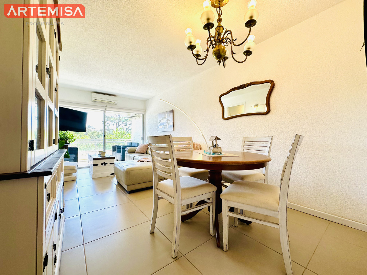 Apartamento ID.516 - Apartamento en alquiler de 2 dormitorios con 2 baños sobre Roosevelt, Punta del Este