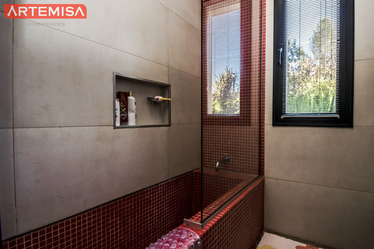 Casa ID.713 - Excelente Casa de 3 Dormitorios en Barrio Privado, La Arbolada - Punta del Este, Venta y Alquiler Anual