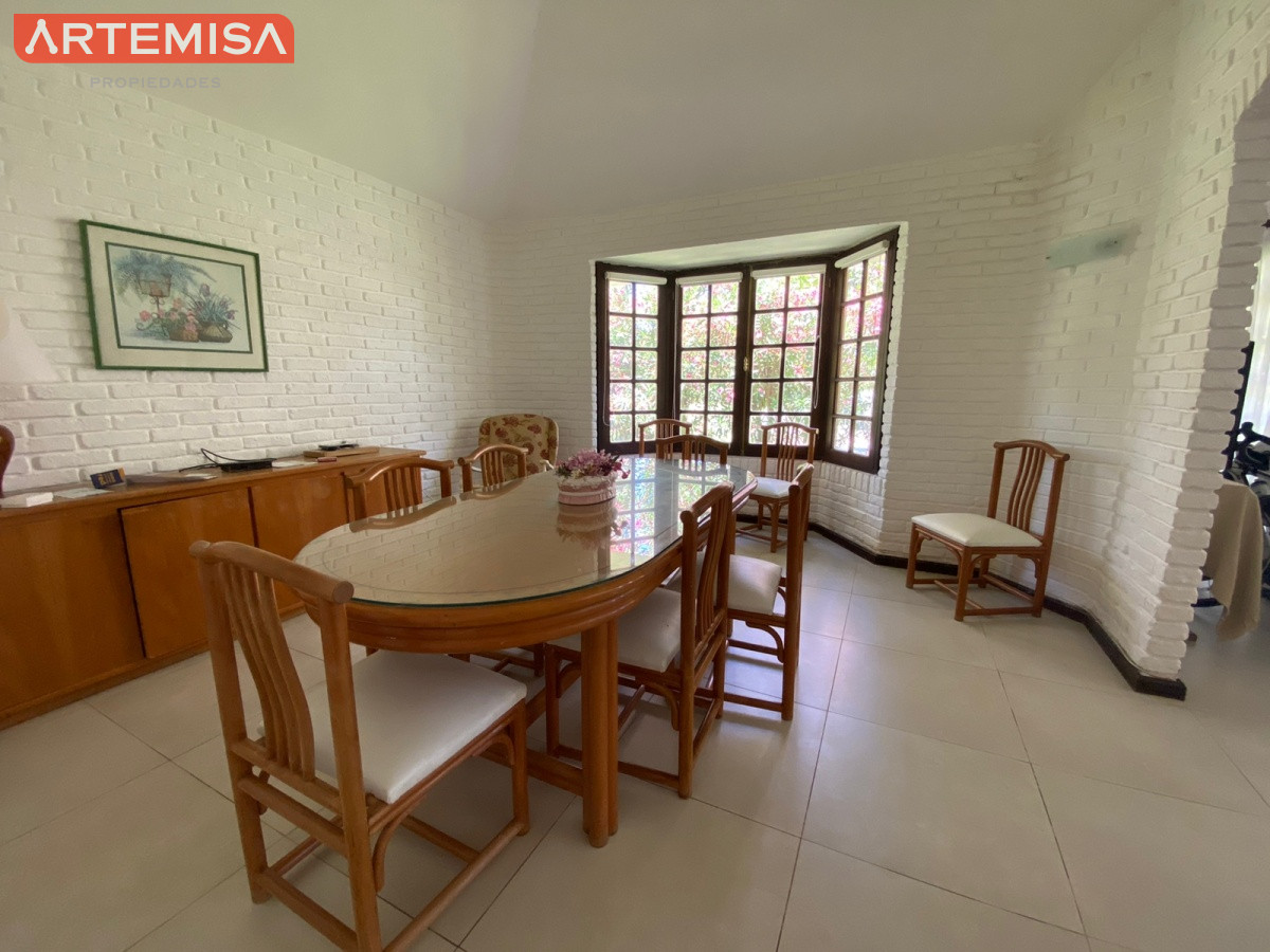 Casa ID.764 - Alquiler temporario de casa de tres dormitorios con piscina en Barrio Lugano a pasos de Punta Shopping, Punta del Este