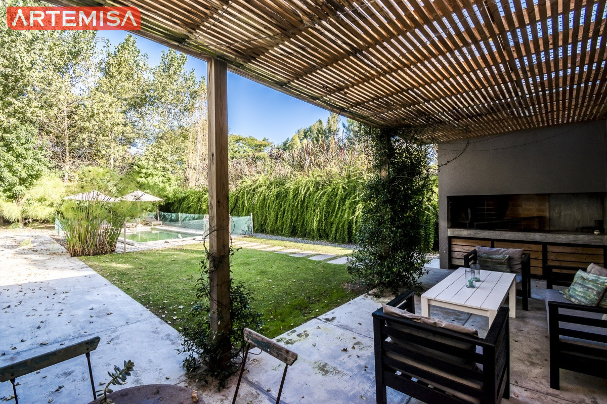 Casa ID.713 - Excelente Casa de 3 Dormitorios en Barrio Privado, La Arbolada - Punta del Este, Venta y Alquiler Anual